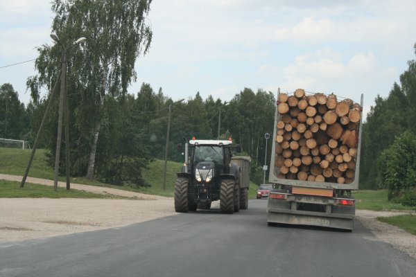 Eesti sõidukijuhid põhjustasid mullu võõrsil ligi 2300 avariid